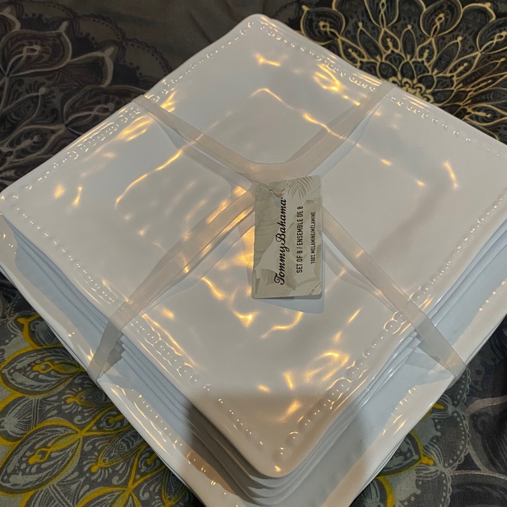 Tommy Bahama Melamine hobnob plates